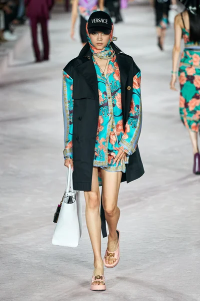 Look 24